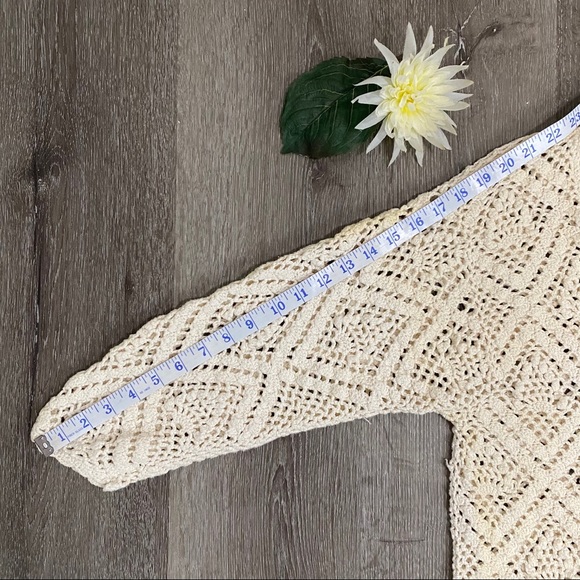 Vintage 90's Diamond Crochet Cream Tunic Cardigan w/ Button-Up Front - Picture 14 of 14